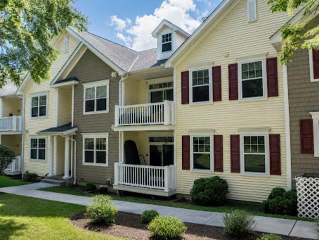 Apartment for sale in Essex Junction, Vermont