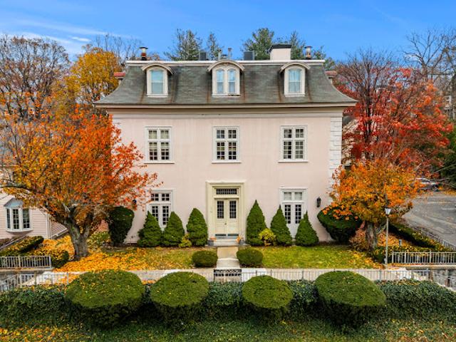 Apartment for sale in Lowell, Massachusetts