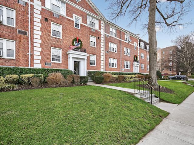 Apartment for sale in Nassau, New York