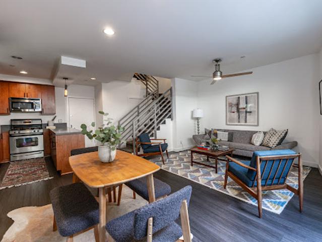 Apartment for sale in Canoga Park, California