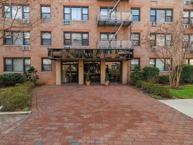 Apartment for sale in Nassau, New York