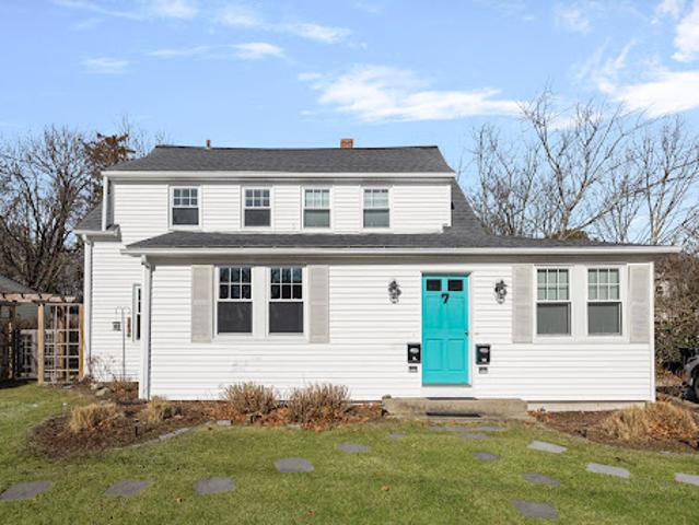 Apartment for sale in Barrington, Rhode Island