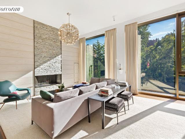 Apartment for sale in Arverne, New York