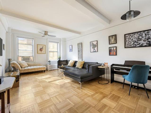 Apartment for sale in Arverne, New York