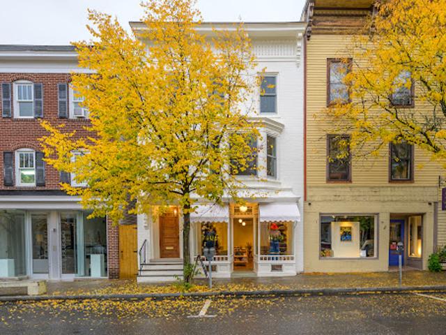 Apartment for sale in Hudson, New York