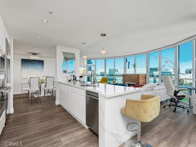 Apartment for sale in Irvine, California