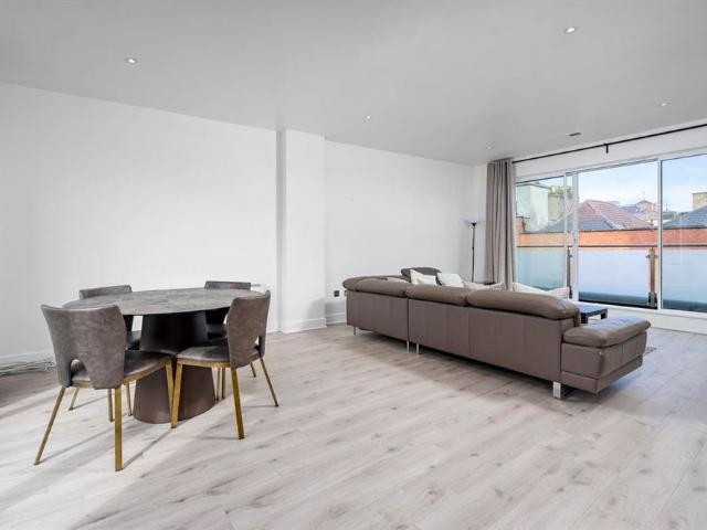 Apartment to rent in Bluebell, North Tipperary