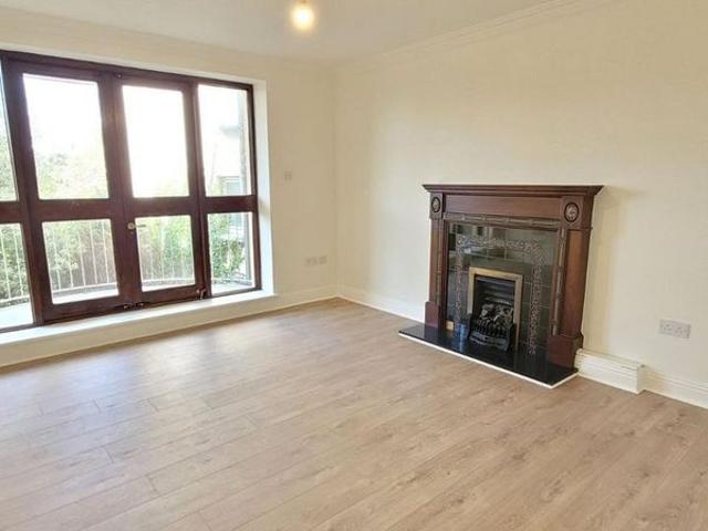 Apartment to rent in Bluebell, North Tipperary