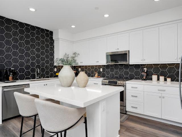 Apartment for sale in Anaheim, California