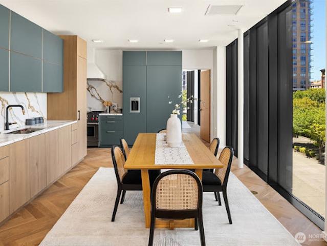 Apartment for sale in Bellevue, Washington