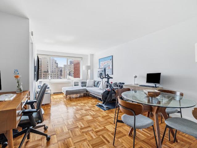 Apartment for sale in Arverne, New York