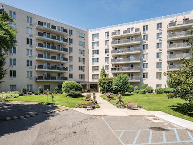 Apartment for sale in Nassau, New York