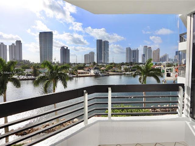 Apartment for sale in Aventura, Florida