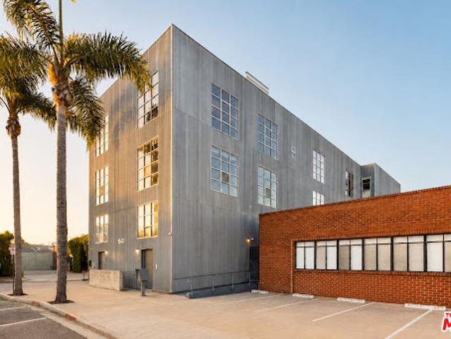 Apartment for sale in Santa Monica, California