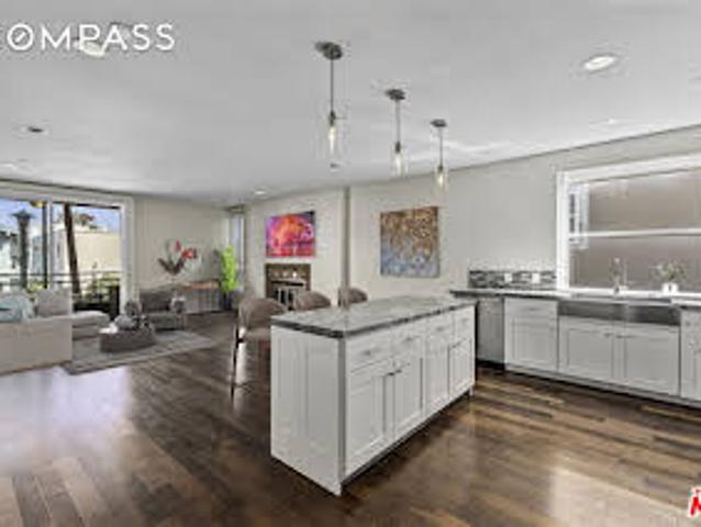 Apartment for sale in Marina Del Rey