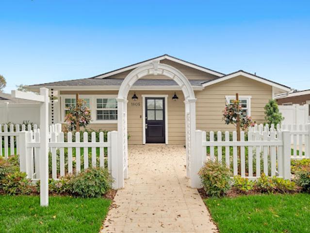 Apartment for sale in Corona Del Mar, California