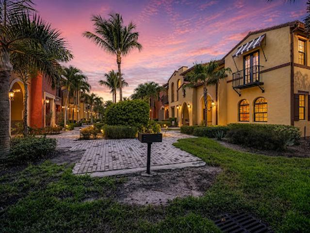 Apartment for sale in Naples, Florida
