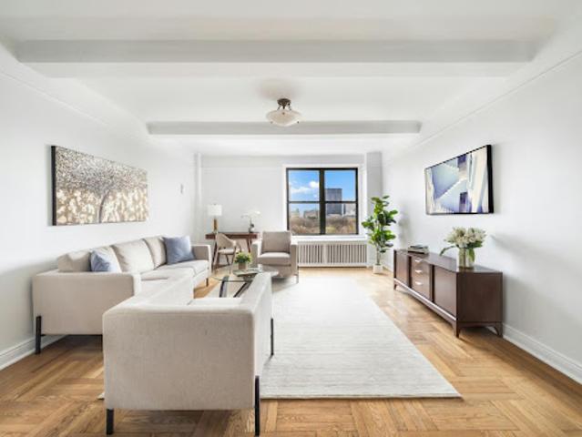 Apartment for sale in Arverne, New York