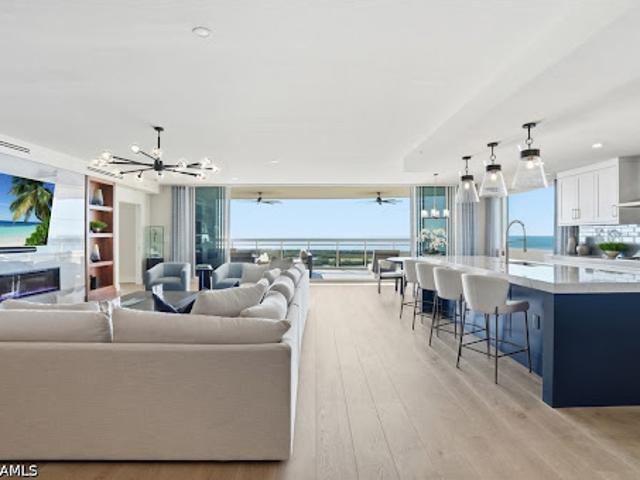 Apartment for sale in Naples, Florida