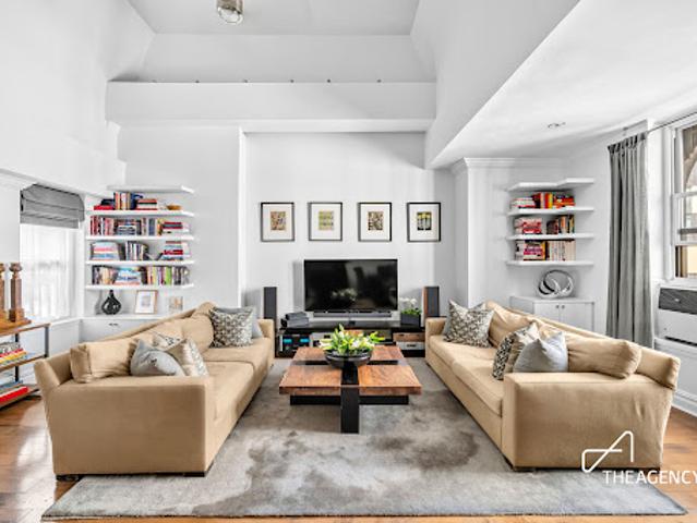Apartment for sale in Arverne, New York