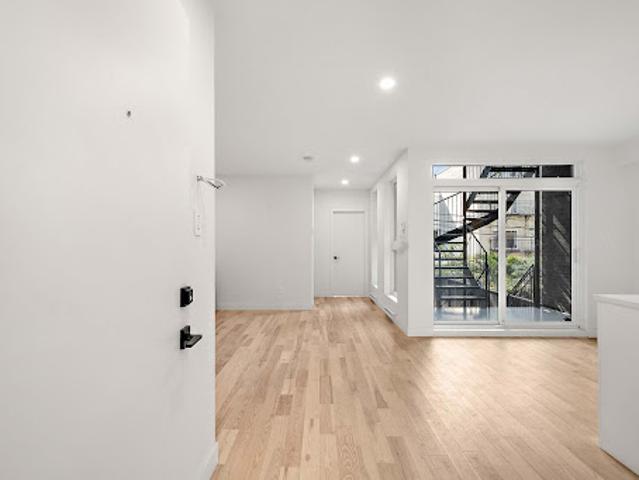 Apartment for sale in St. Leonard's, Quebec