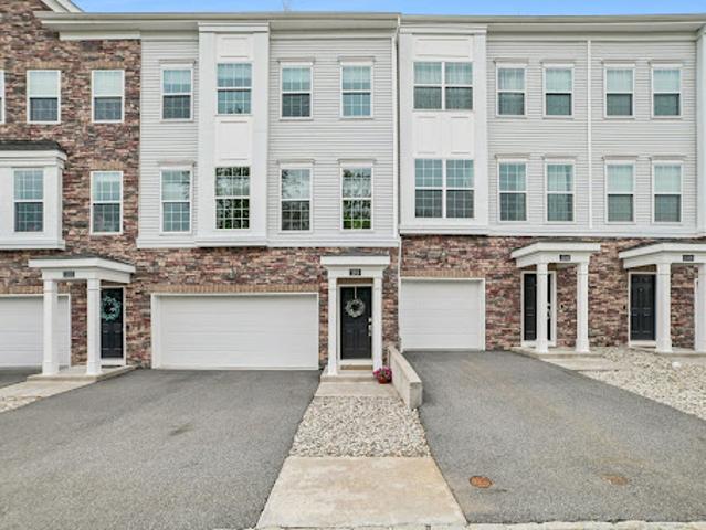 Apartment for sale in Rockaway, New Jersey
