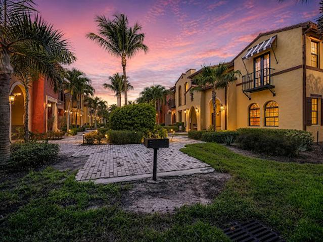 Apartment for sale in Naples, Florida