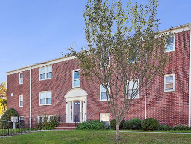 Apartment for sale in Summit, New Jersey