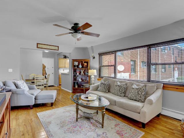 Apartment for sale in Floral Park