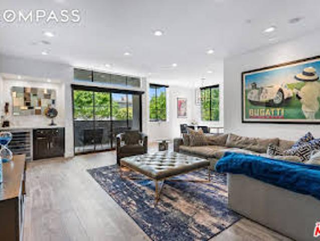 Apartment for sale in Beverly Hills