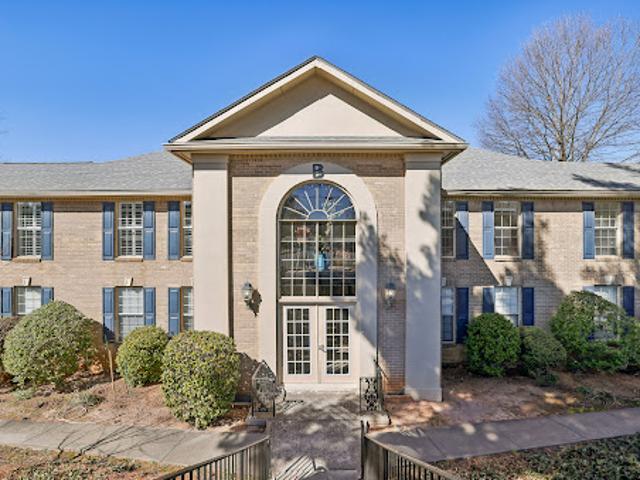 Apartment for sale in Sandy Springs, Georgia