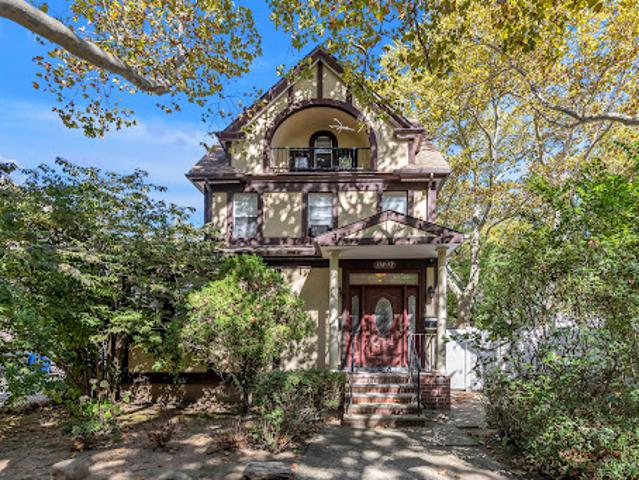 Apartment for sale in Arverne, New York