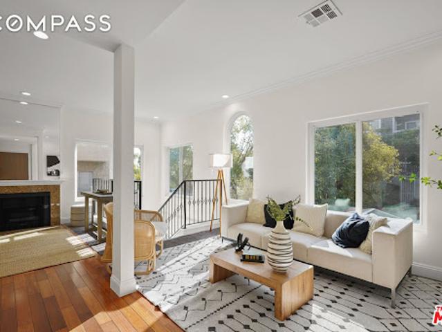 Apartment for sale in Los Angeles