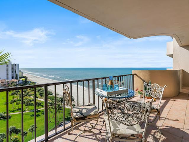 Apartment for sale in Naples, Florida