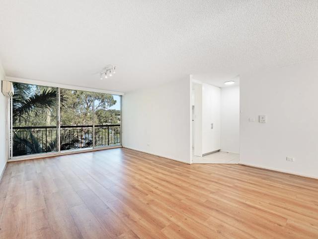 Apartment for rent in Lower North Shore, Sydney
