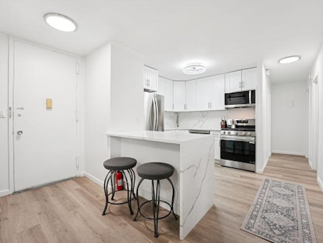 Apartment for sale in Fort Lee, New Jersey