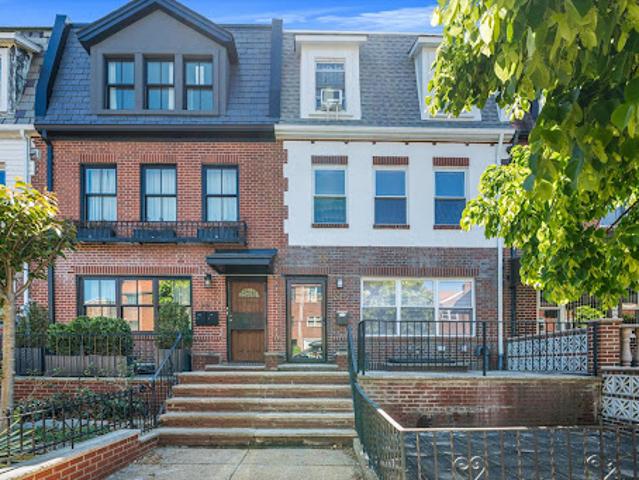 Apartment for sale in Arverne, New York