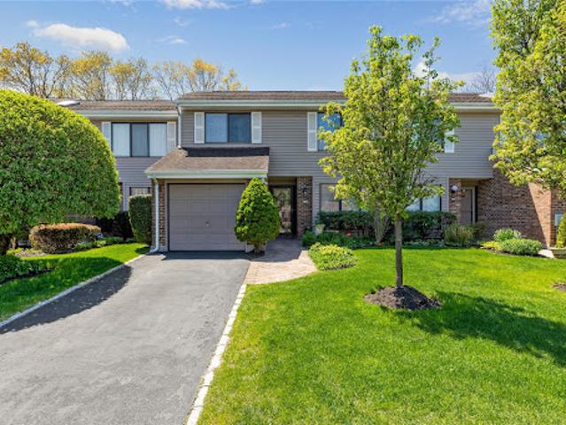 Apartment for sale in Smithtown