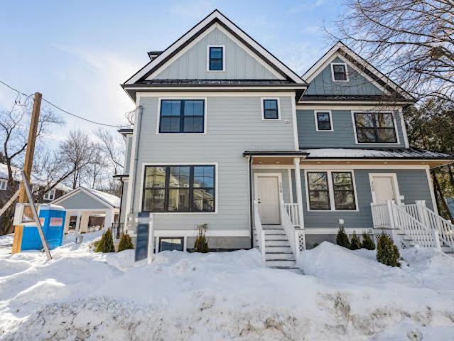Apartment for sale in Auburndale, Massachusetts