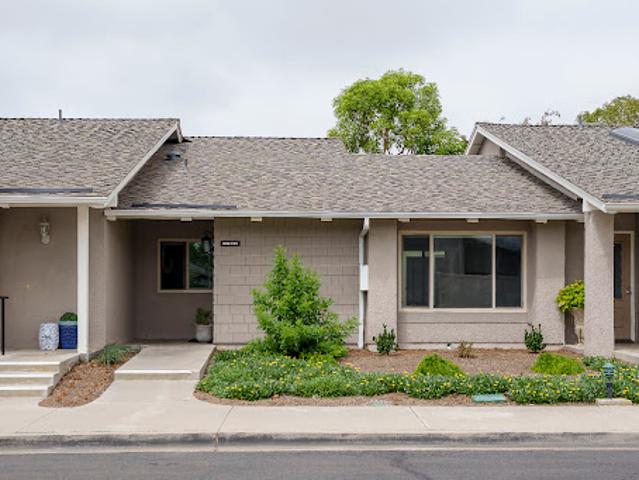 Apartment for sale in Huntington Beach, Orange County