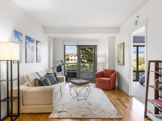 Apartment for sale in Portland