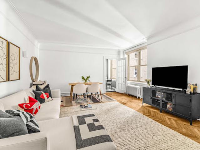 Apartment for sale in Arverne, New York
