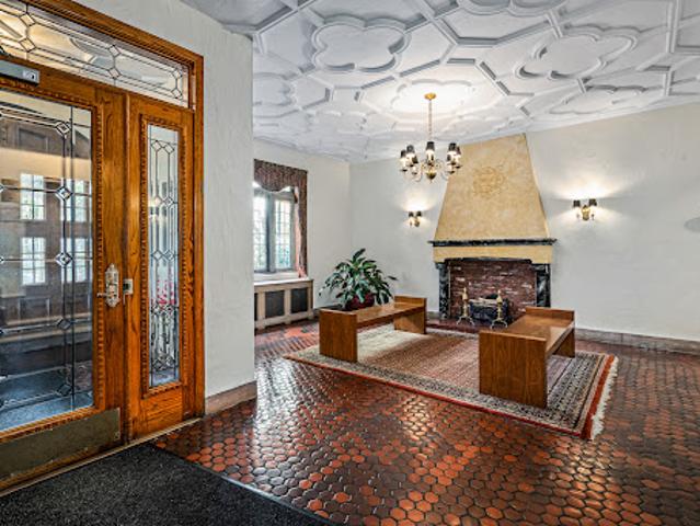 Apartment for sale in Forest Hills