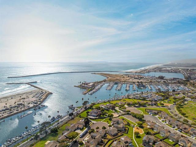 Apartment for sale in Oceanside, California