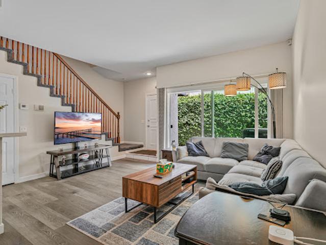 Apartment for sale in Inglewood Apartment for sale in Inglewood