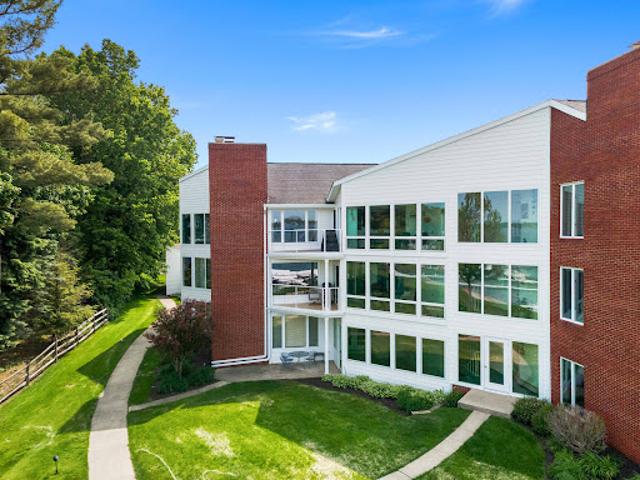 Apartment for sale in Syracuse, Indiana
