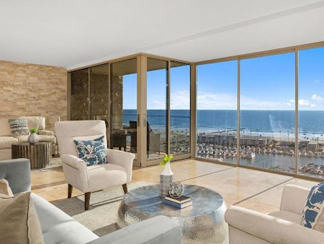 Apartment for sale in Oceanside, California