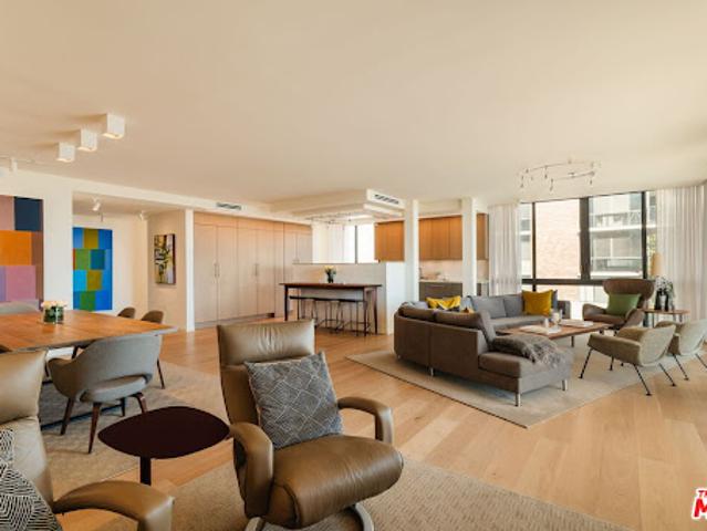 Apartment for sale in Beverly Hills, California