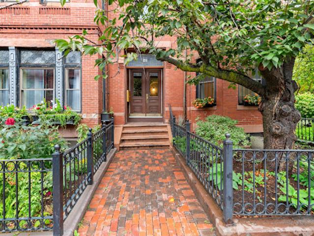 Apartment for sale in Boston, Massachusetts