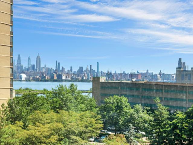Apartment for sale in Hudson, New Jersey